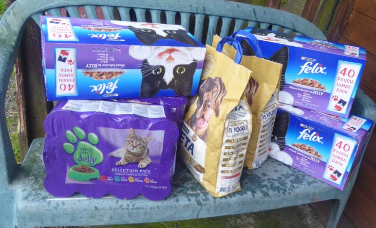 Donations of catfood arrive.